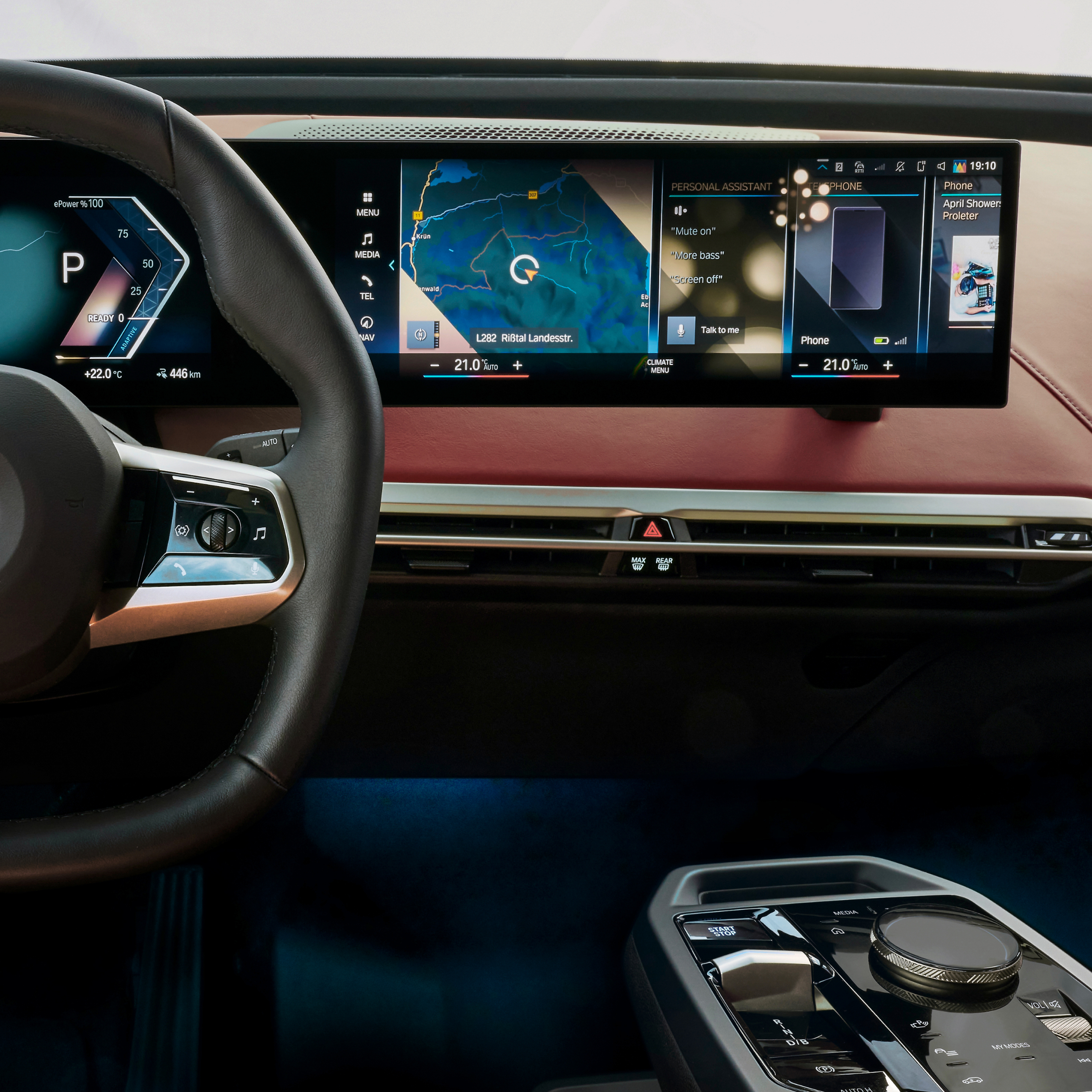 Подробен изглед на дисплей на BMW с приложения