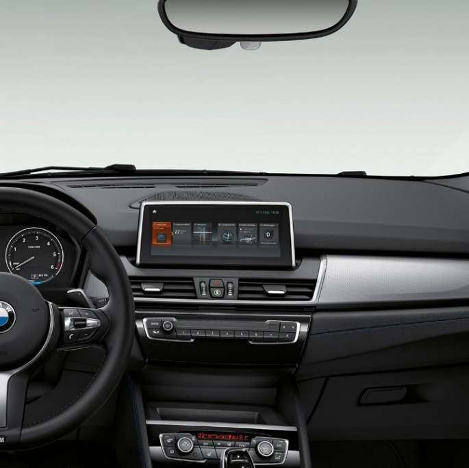 Кокпит BMW Серия 2 Гран Турър 218i Модел Advantage F46 2018 интериор
