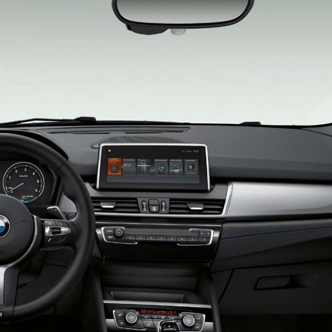 Кокпит BMW Серия 2 Гран Турър 220d xDrive Модел M Sport F46 2018 интериор