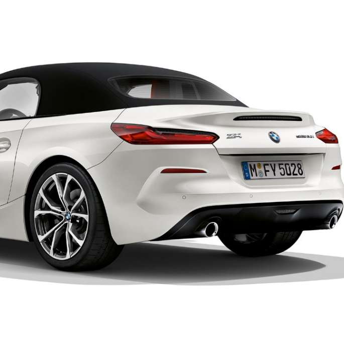 BMW Z4 Роудстър Модел Sport Line BMW Z4 Роудстър Модел Sport Line, три четвърти снимка отзад
