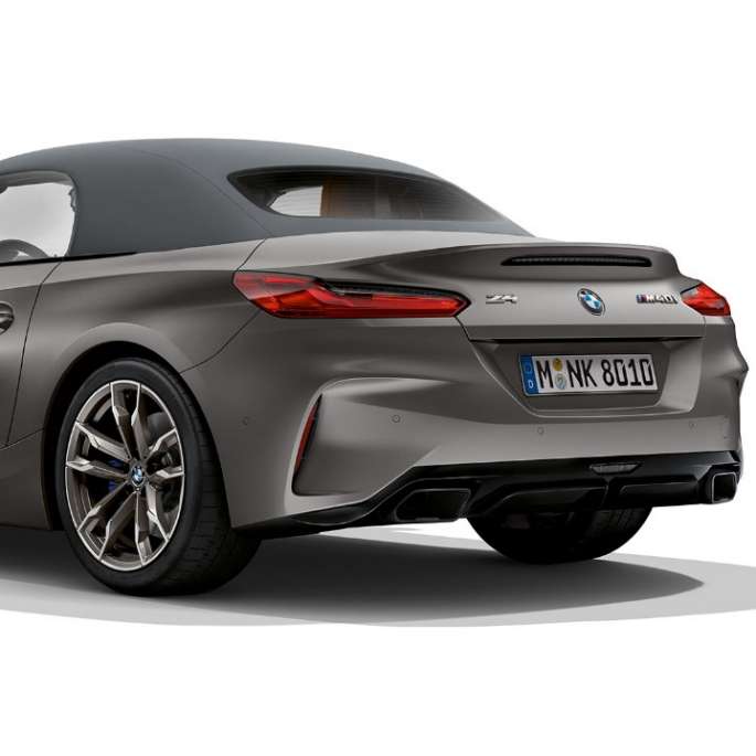 BMW Z4 Роудстър M40i BMW Z4 Роудстър M40i, три четвърти снимка отзад