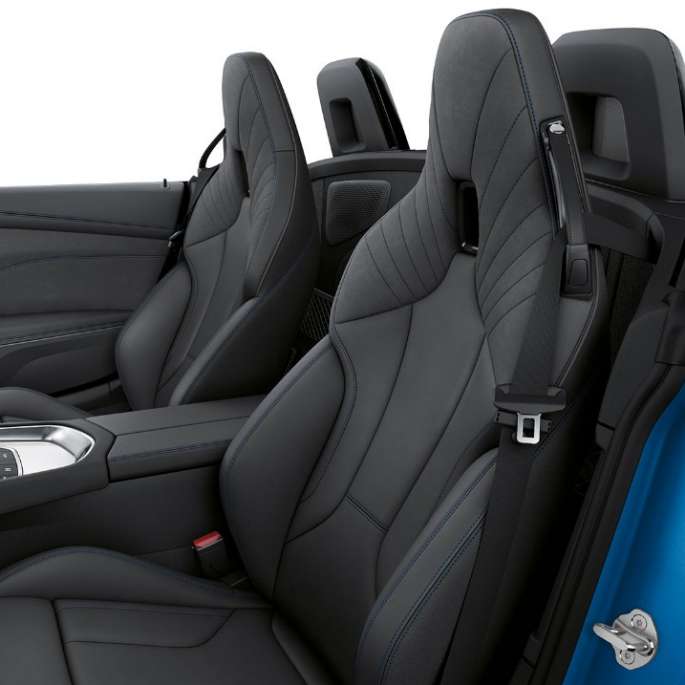 BMW Z4 Роудстър Модел M Sport BMW Z4 Роудстър Модел M Sport, предни седалки