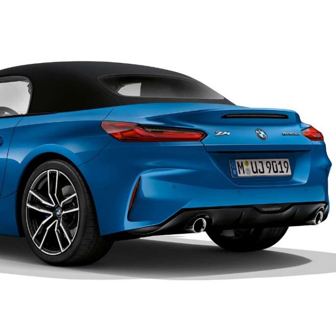 BMW Z4 Роудстър Модел M Sport BMW Z4 Роудстър Модел M Sport, три четвърти снимка отзад