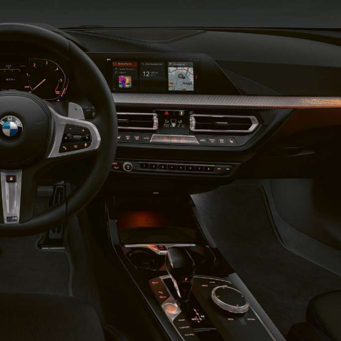 Интериорни лайстни 'Illuminated Boston'. BMW Серия 1 Модел M Sport, интериорни лайстни 'Illuminated Boston'.