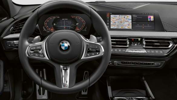 М спортно кормилно управление. BMW Серия 1 с М спортно кормилно управление.