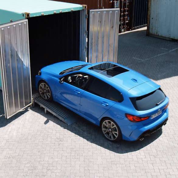 BMW Серия 1 Асистент за паркиране. Асистента за паркиране на BMW Серия 1 вкл. Асистент за движение на заден ход.