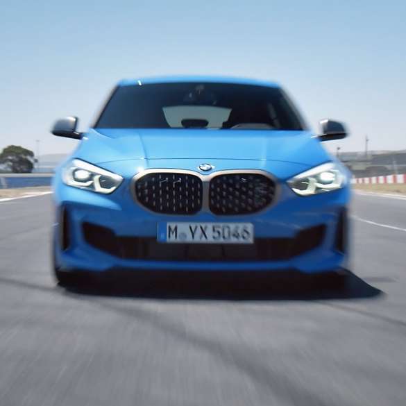 BMW Серия 1 филм с шофиране. BMW Серия 1 филм със сцени с динамично шофиране.