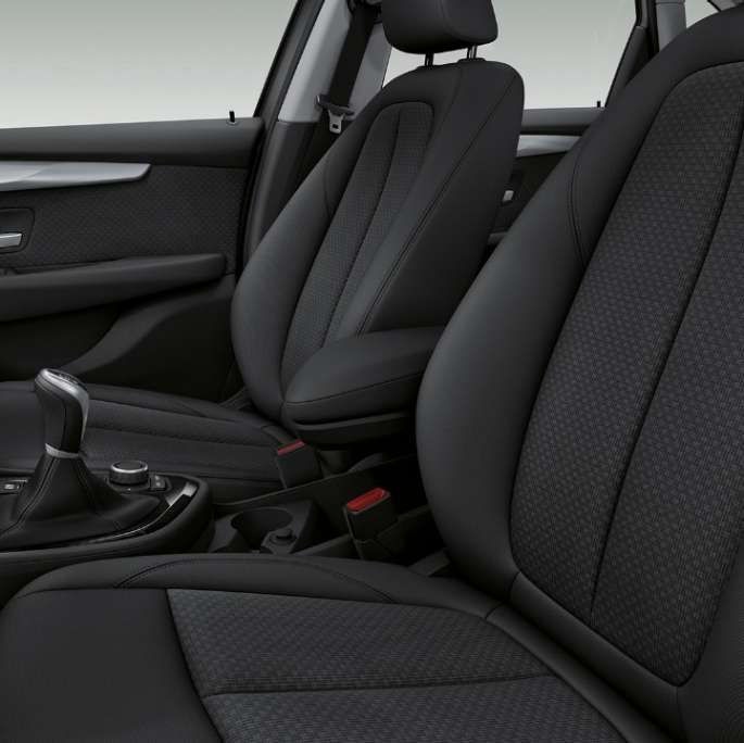 Спортни седалки BMW Серия 2 Актив Турър Модел Advantage Спортни седалки BMW Серия 2 Актив Турър F45 2018 интериор