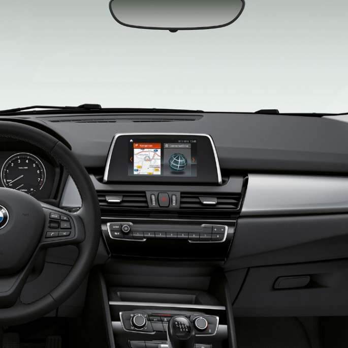 Кокпит BMW Серия 2 Актив Турър Модел Advantage Кокпит BMW Серия 2 Актив Турър 218i F45 2018