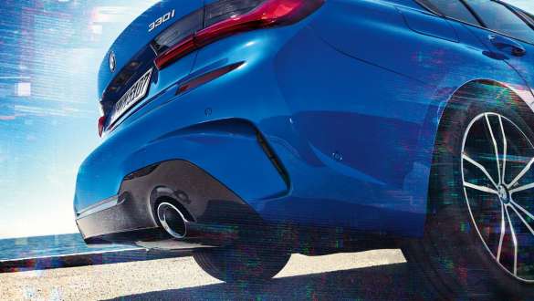 BMW Серия 3 Седан, M Sport диференциал. Изглед отстрани на BMW Серия 3 Седан.