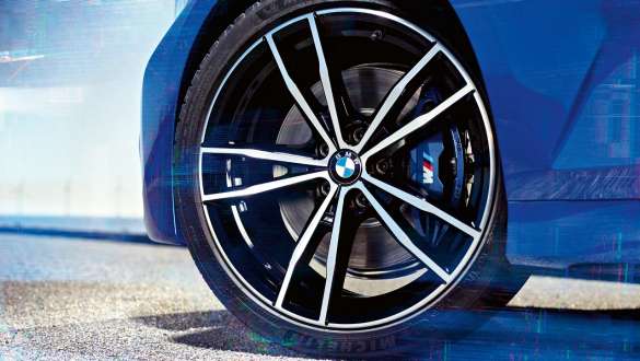 BMW Серия 3 Седан (G20), M Спортни спирачки Детайлна снимка на джанта на BMW Серия 3 Седан (G20) с M Спортни спирачки