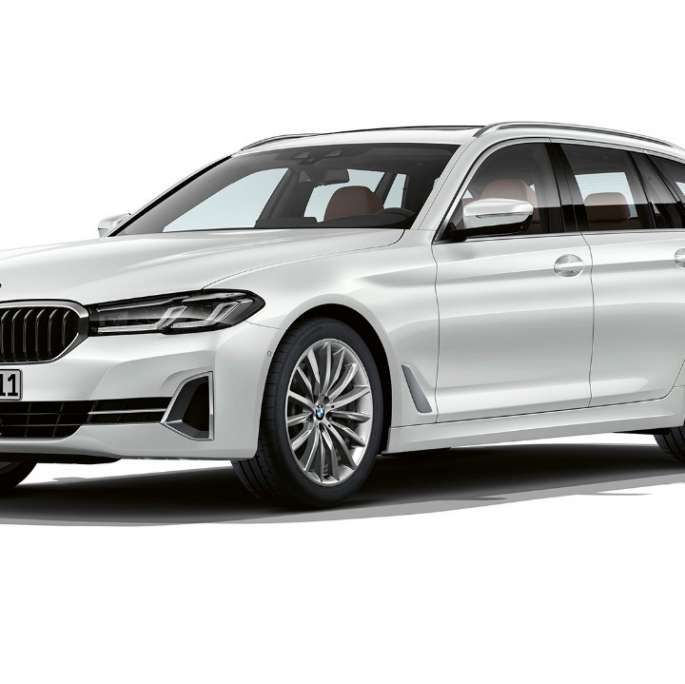 BMW Серия 5 Туринг Luxury Line отпред BMW Серия 5 Туринг 530i G31 2020 базово оборудване Mineral White три четвърти изглед отпред