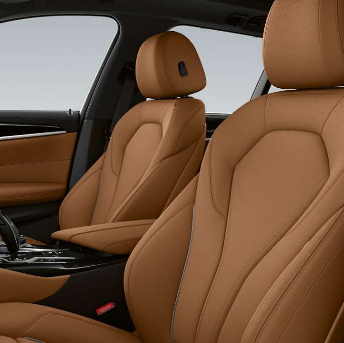 Тапицерия BMW Серия 5 Туринг G31 М Спортен пакет Кожена тапицерия 'Dakota' Cognac с ексклузивен шев и кант в контрастен цвят BMW Серия 5 Туринг 530i G31 2020 М Спортен пакет интериор