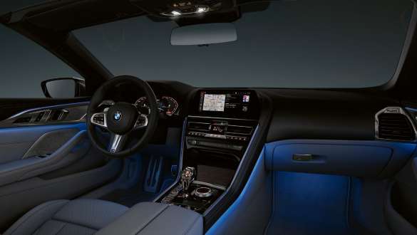 BMW M850i xDrive Dravit Grey metallic, вътрешно осветление. BMW M850i xDrive Dravit Grey metallic, вътрешно осветление.