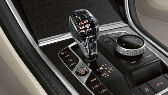 BMW M850i xDrive Dravit Grey metallic, Контрол на шофирането. BMW M850i xDrive Dravit Grey metallic, Контрол на шофирането.