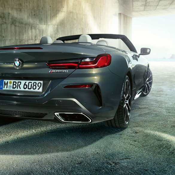 BMW M850i xDrive Dravit Grey metallic, три четвърти изглед отзад отдясно. BMW M850i xDrive Dravit Grey metallic, три четвърти изглед отзад отдясно.
