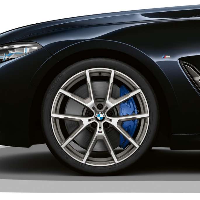 19-инчови алуминиеви джанти с двойни спици 727 M Bicolor. BMW Серия 8 Купе, Carbon Black metallic, 19-инчови алуминиеви джанти с двойни спици 727 M Bicolor.