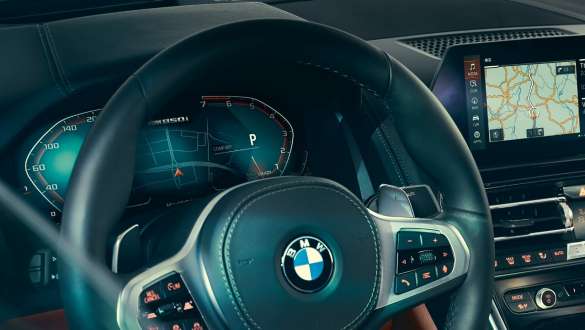 Арматурно табло. BMW Серия 8 Купе, кокпит, волан с арматурно табло.