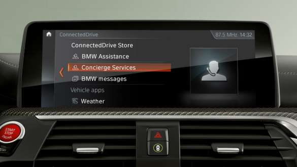 Remote Software Upgrade. BMW Серия 8 Купе, контролен дисплей с Remote Software Upgrade.