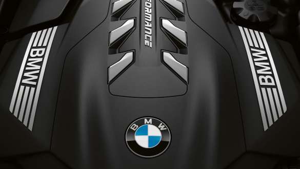 BMW TwinPower Turbo редови 6-цилиндров дизелов двигател. BMW Серия 8 Купе, изглед отгоре, BMW TwinPower Turbo редови 6-цилиндров дизелов двигател.