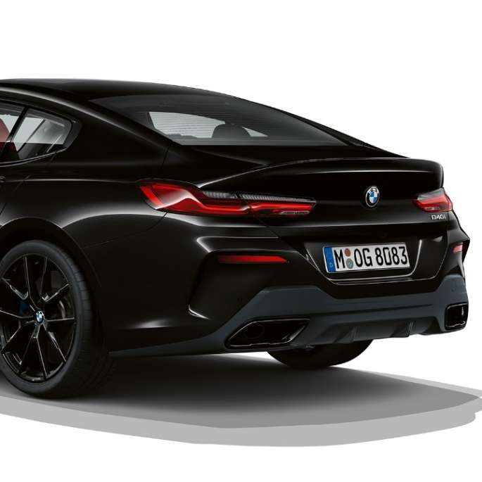 М Спортен пакет, три четвърти снимка отзад BMW Серия 8 Гран Купе, М Спортен пакет, три четвърти снимка отзад
