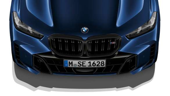 BMW X5 M60i xDrive G05 MP BMW М бъбрековидна радиаторна решетка BMW X5 M60i xDrive G05 MP BMW М бъбрековидна радиаторна решетка снимка отблизо