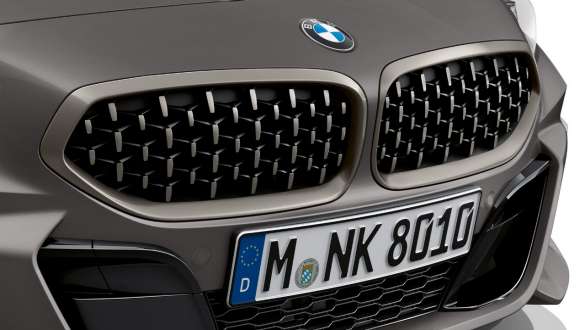 Двойна бъбрековидна радиаторна решетка BMW Z4 M40i Roadster G29 Двойна бъбрековидна радиаторна решетка в Mesh дизайн BMW Z4 M40i Roadster G29 2019 BMW Индивидуално замръзнало сиво отпред