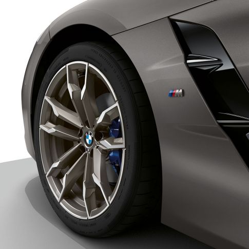 Джанта BMW Z4 M40i G29 Джанта BMW Z4 Roadster M40i G29 2019 BMW Individual Frozen Grey metallic отблизо, колело и въздухоборник