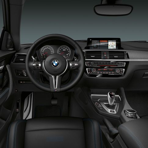 Кокпит BMW M2 Competition F87 Кокпит BMW M2 Competition F87 2018 Hockenheim Silver metallic интериор