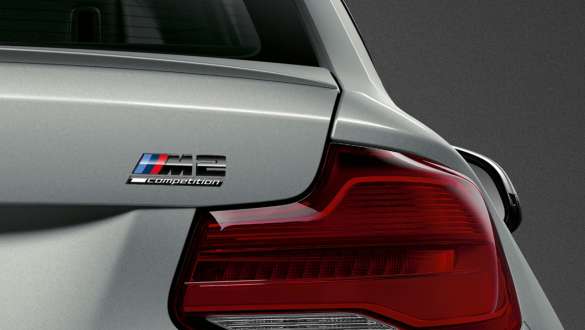 Надпис M2 Competition BMW M2 Competition Надпис M2 Competition BMW M2 Competition F87 2018 Hockenheim Silver metallic снимка отблизо