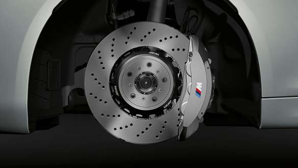 М Спортни спирачки BMW M2 Competition М Спортни спирачки BMW M2 Competition F87 Hockenheim Silver metallic снимка отблизо