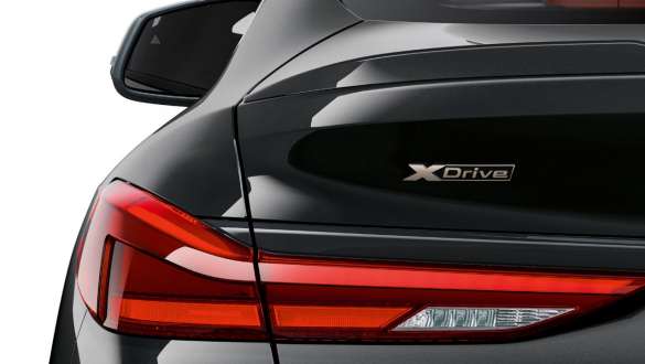 BMW M235i xDrive Гран Купе с xDrive Интелигентно задвижване на четирите колела xDrive BMW M235i xDrive Гран Купе F44 снимка отблизо отзад