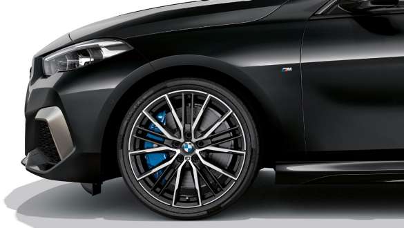 М Спортни спирачки BMW M235i xDrive Гран Купе М Спортни спирачки BMW M235i xDrive Гран Купе Black Sapphire metallic F44