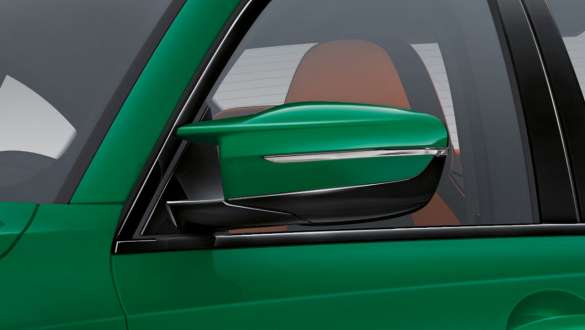 М външни огледала BMW M3 Седан G80 2020 BMW M3 Седан G80 2020 Isle of Man Green М външни огледала снимка отблизо