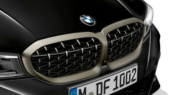 М Аеродинамичен пакет BMW M340i xDrive Седан G20 2020 BMW M340i xDrive Седан G20 2020 Sapphire Black metallic М Аеродинамичен пакет снимка отблизо отпред