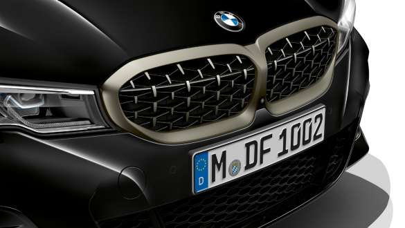 Технология Mild Hybrid BMW M340i xDrive Седан G20 2020 BMW M340i xDrive Седан G20 2020 Sapphire Black metallic Технология Mild Hybrid снимка отблизо отпред