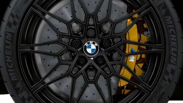 M Carbon керамични спирачки BMW M4 Competition Купе G82 2020 BMW M4 Competition Купе G82 2020 M Carbon керамични спирачки снимка отблизо