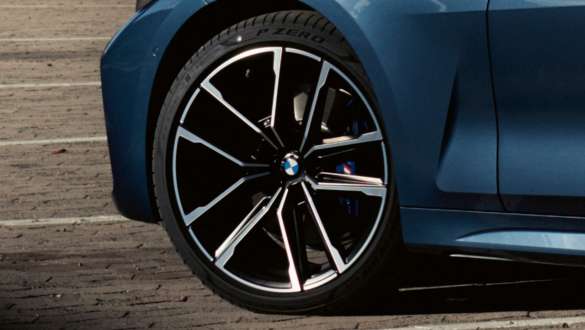 18-инчови M алуминиеви джанти 848 М BMW M440i xDrive Купе G22 2020 BMW M440i xDrive Купе G22 2020 2020 М алуминиеви джанти 848 М снимка отблизо