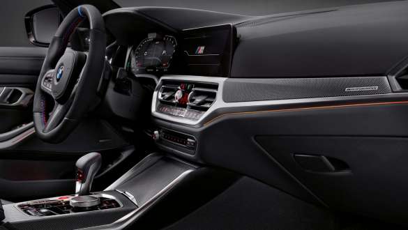 M Performance интериорни лайстни от карбон BMW M4 Купе G82 2020 BMW M4 Купе G82 2020 M Performance интериорни лайстни от карбон снимка отблизо