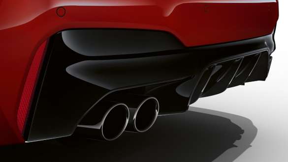 М задна броня в черен гланц BMW M5 Competition F90 2020 М задна броня в черен гланц BMW M5 Competition F90 LCI фейслифт 2020 BMW Individual Imola Red снимка отблизо дифузор