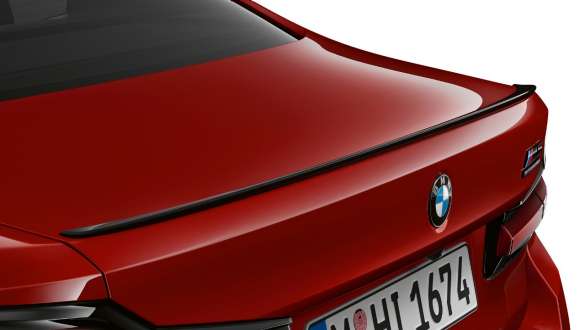 M заден спойлер гланцирано черен BMW M5 Competition F90 2020 M заден спойлер гланцирано черен BMW M5 Competition F90 LCI фейслифт 2020 BMW Individual Imola Red снимка отблизо заден капак