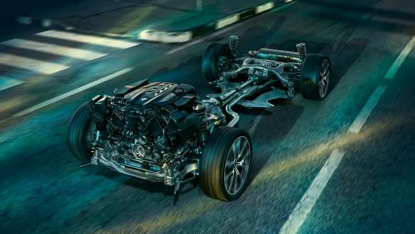 Адаптивно М окачване. BMW M850i xDrive Купе с Адаптивно М окачване.