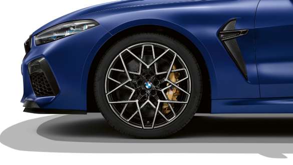 Конфигурируеми М спирачки. BMW M8 Competition Купе с конфигурируеми М спирачки.