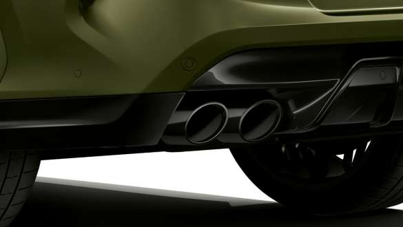 Ауспуховите накрайници на BMW X6 M Competition F96 Ауспухови накрайници в черен хром BMW X6 M Competition F96 SUV BMW Individual специално лаково покритие Urban Green екстериор