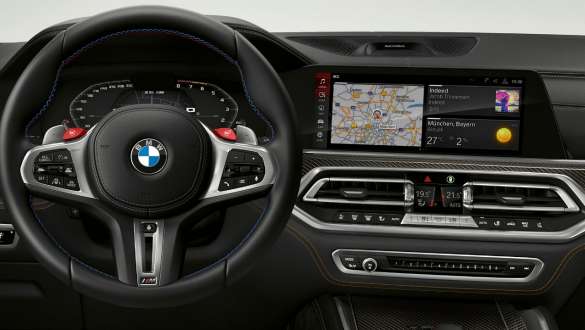 Специфично за М арматурно табло на BMW X6 M Competition F96 Специфично за М арматурно табло BMW X6 M Competition F96 2020 SUV кокпит