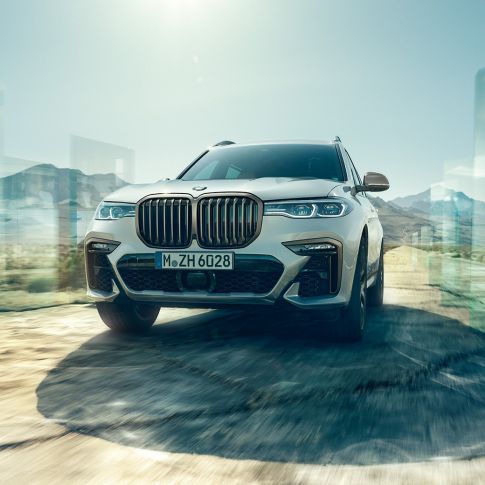 BMW X7 M50d, изглед отпред BMW X7 M50d в цвят Mineral White, изглед отпред, G07, 2019
