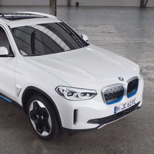 BMW iX3 G08 филм за външния дизайн BMW iX3 G08 2020 Mineral White metallic филм за външния дизайн