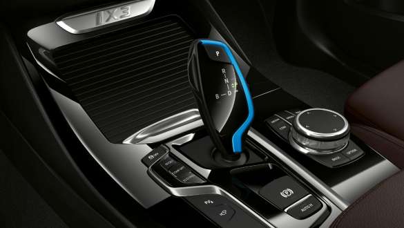 Адаптивно окачване BMW iX3 G08 Адаптивно окачване BMW iX3 G08 интериор селектор на трансмисията