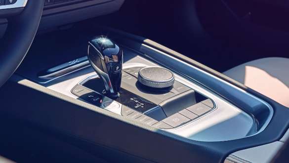 BMW Z4 Роудстър Трансмисия Steptronic Sport Трансмисия Steptronic Sport: снимка отблизо на средната конзола