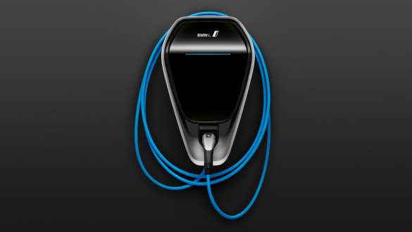 BMW Wallbox Plus BMW Wallbox Plus на тъмно сив фон